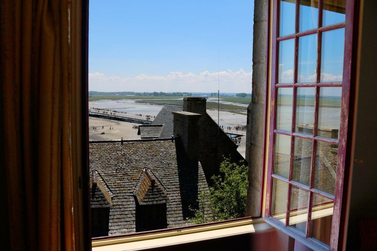 Отель La Mere Poulard Mont-Saint-Michel Экстерьер фото